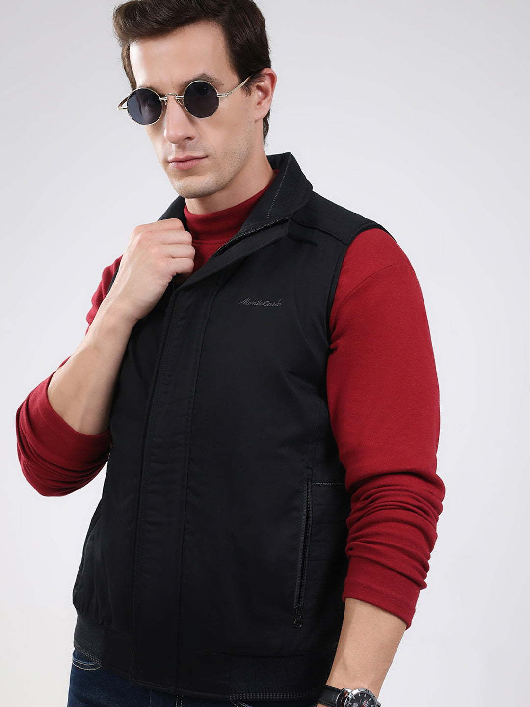Men Black Solid Mock Neck Sleeveless Jacket