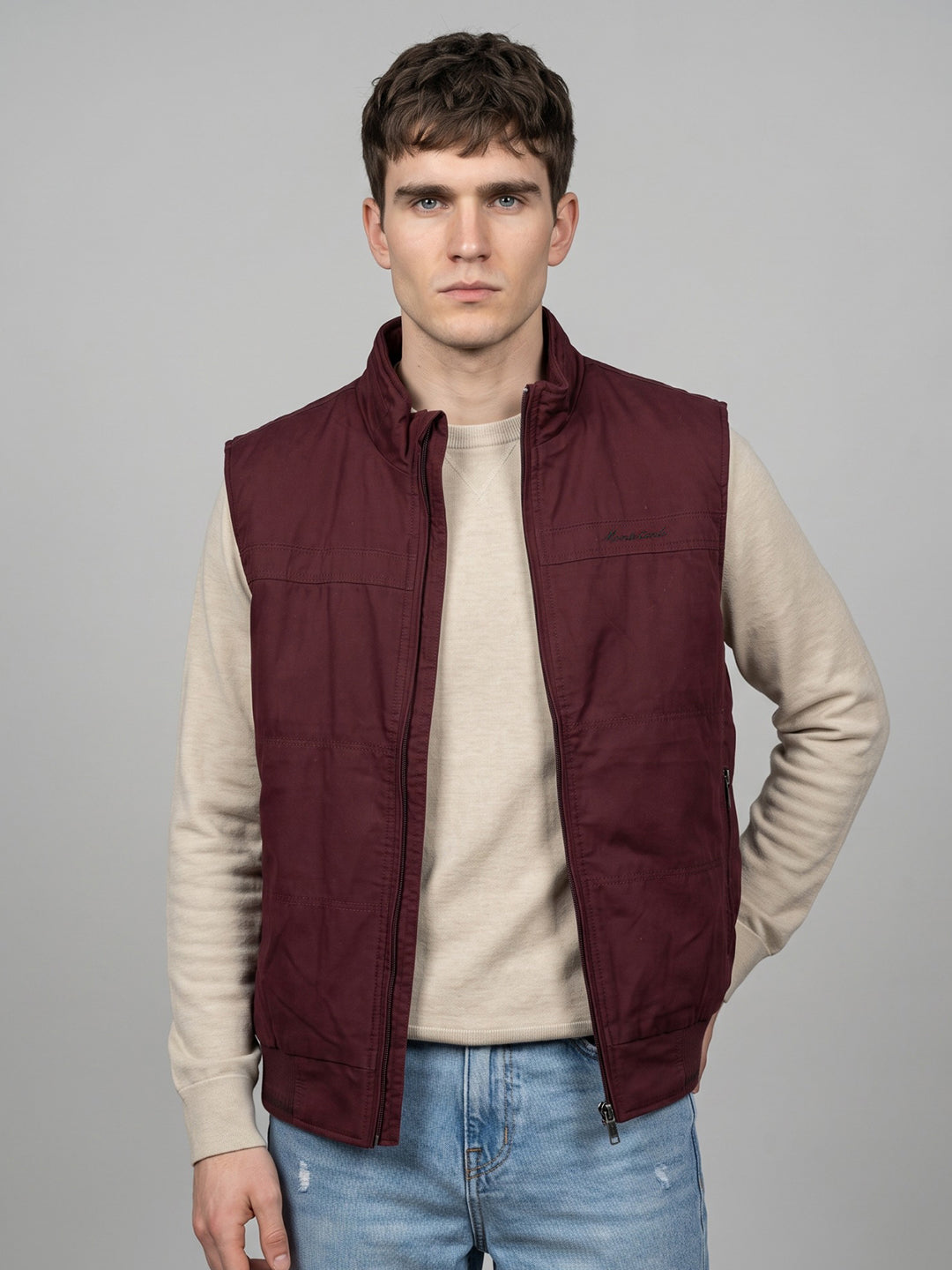 Men Burgundy Solid Collar Sleeveless Jacket