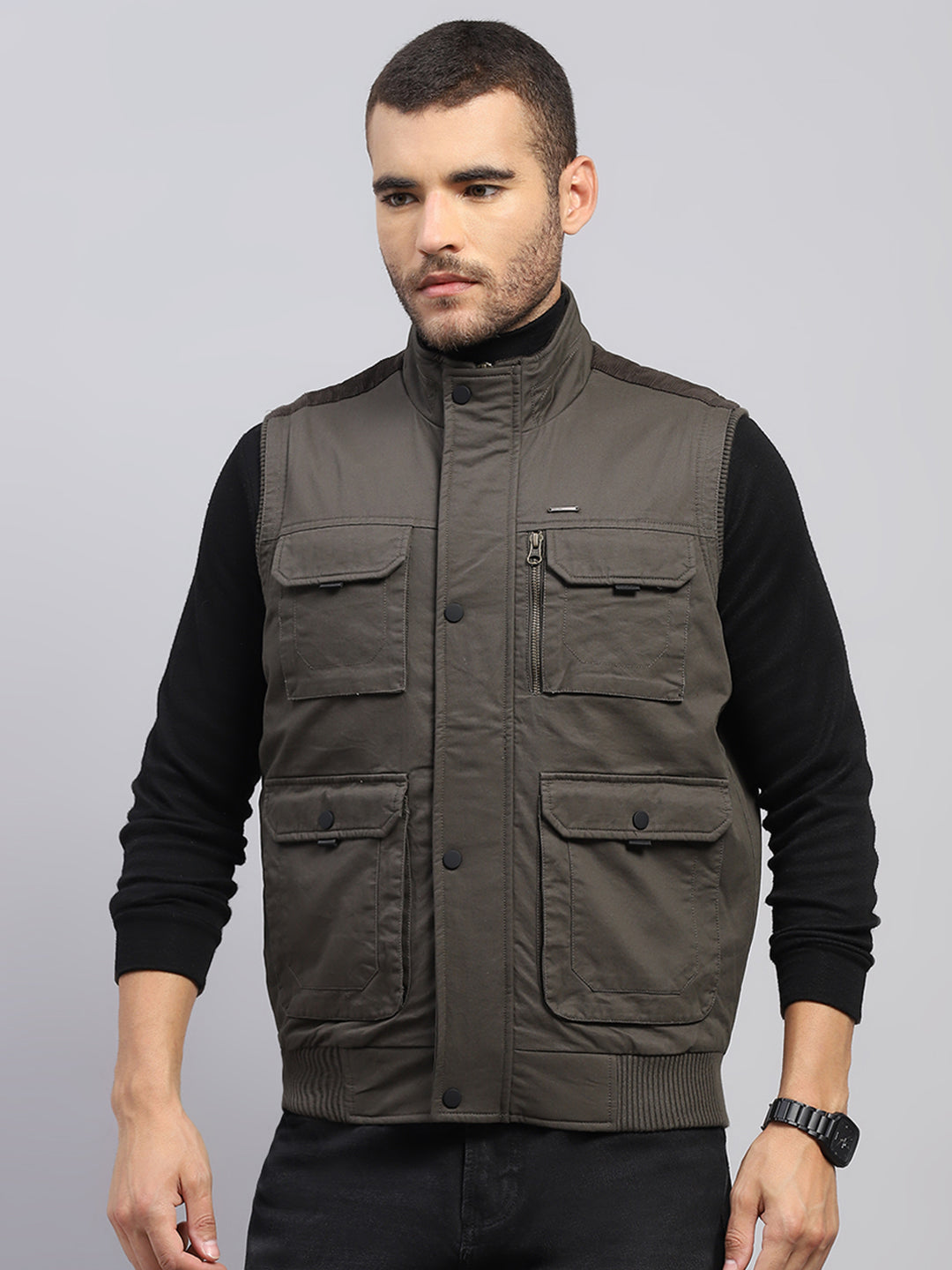 Men Olive Solid Collar Sleeveless Jacket