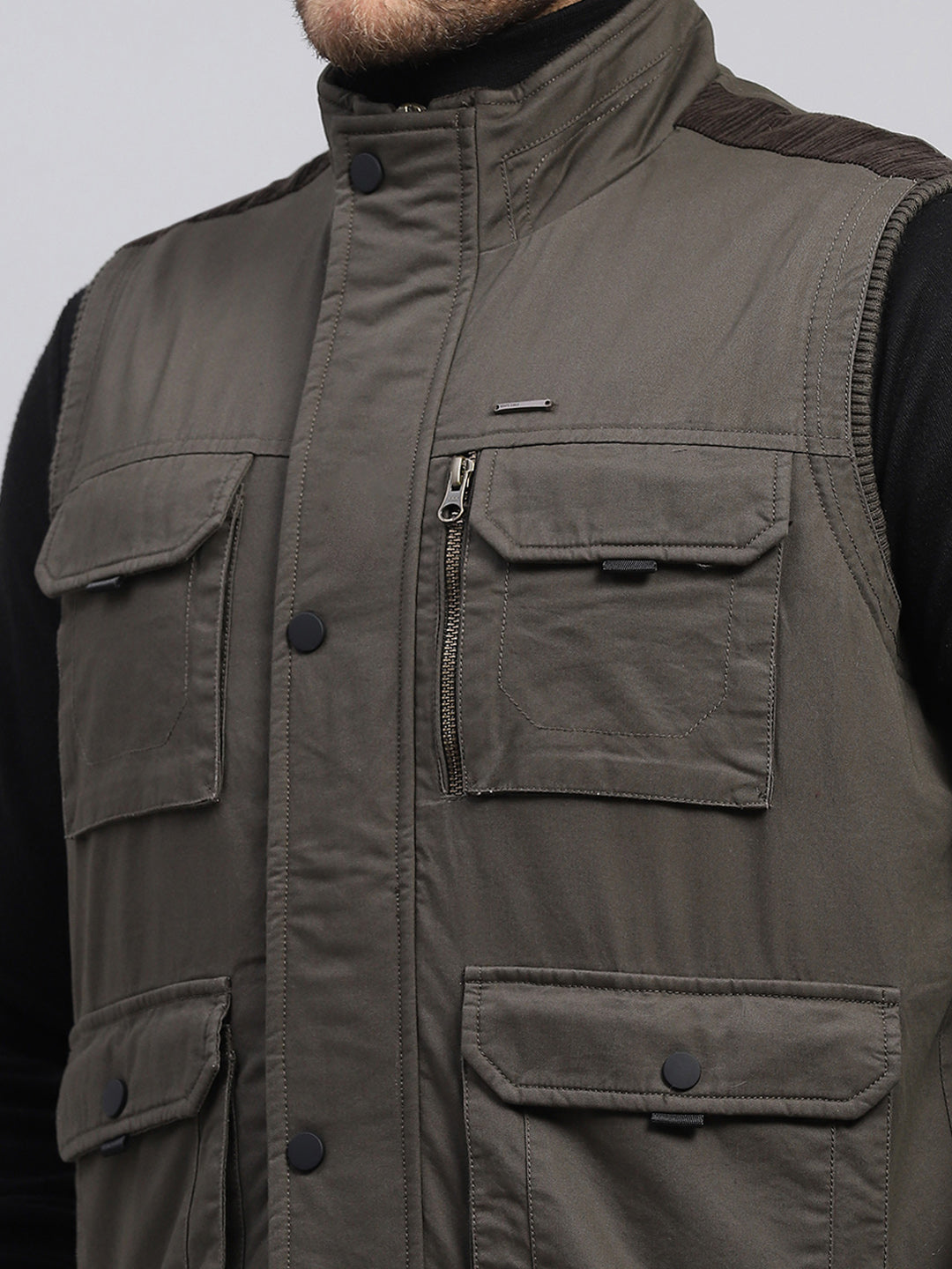 Men Olive Solid Collar Sleeveless Jacket