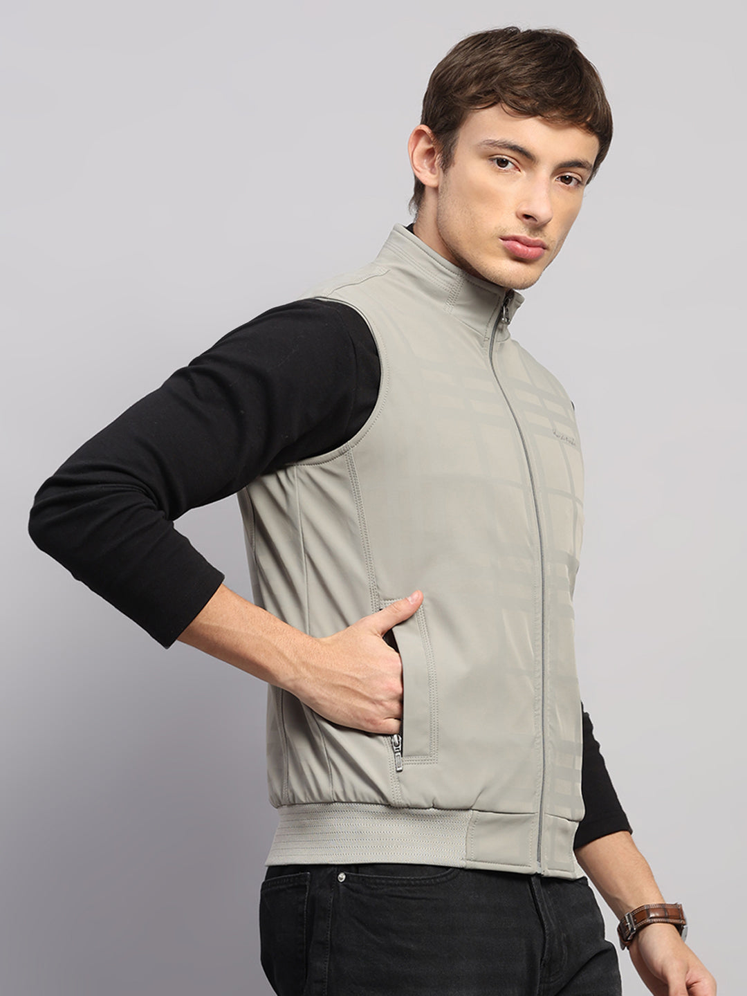 Men Light Grey Solid Collar Sleeveless Jacket