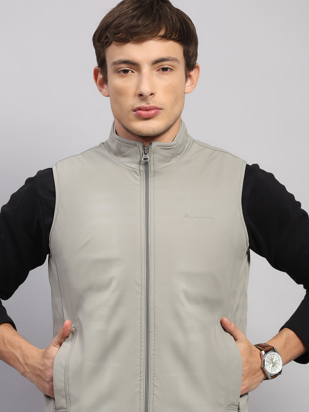Men Light Grey Solid Collar Sleeveless Jacket