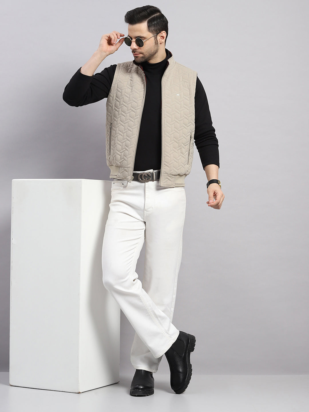 Men Beige Solid Collar Sleeveless Reversible Jacket