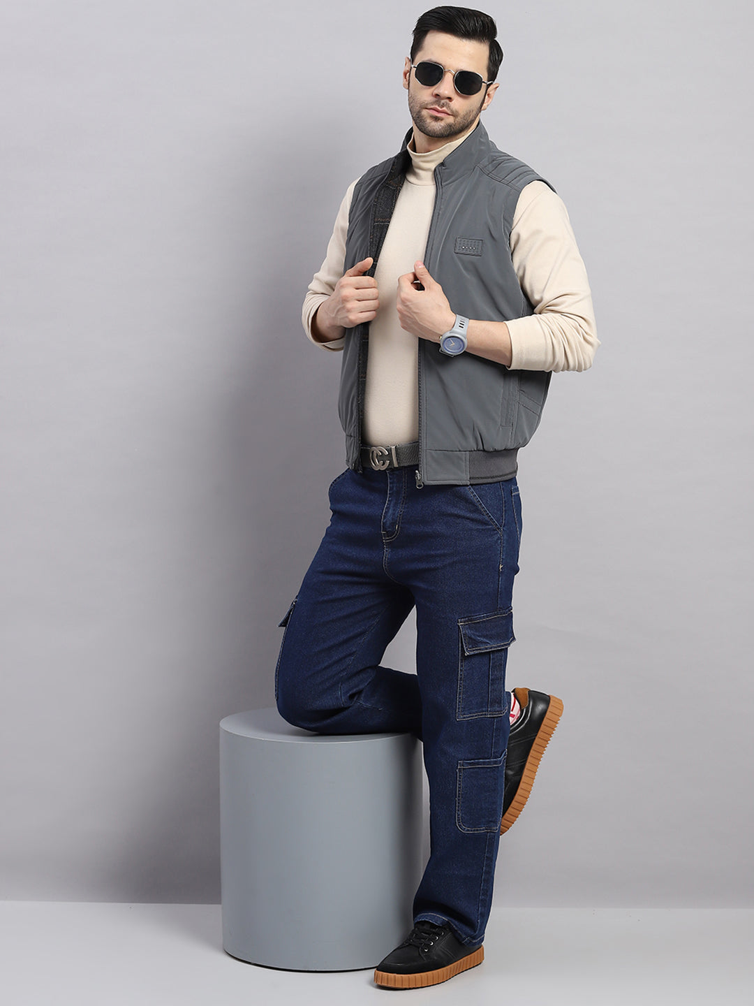 Men Grey Solid Collar Sleeveless Reversible Jacket