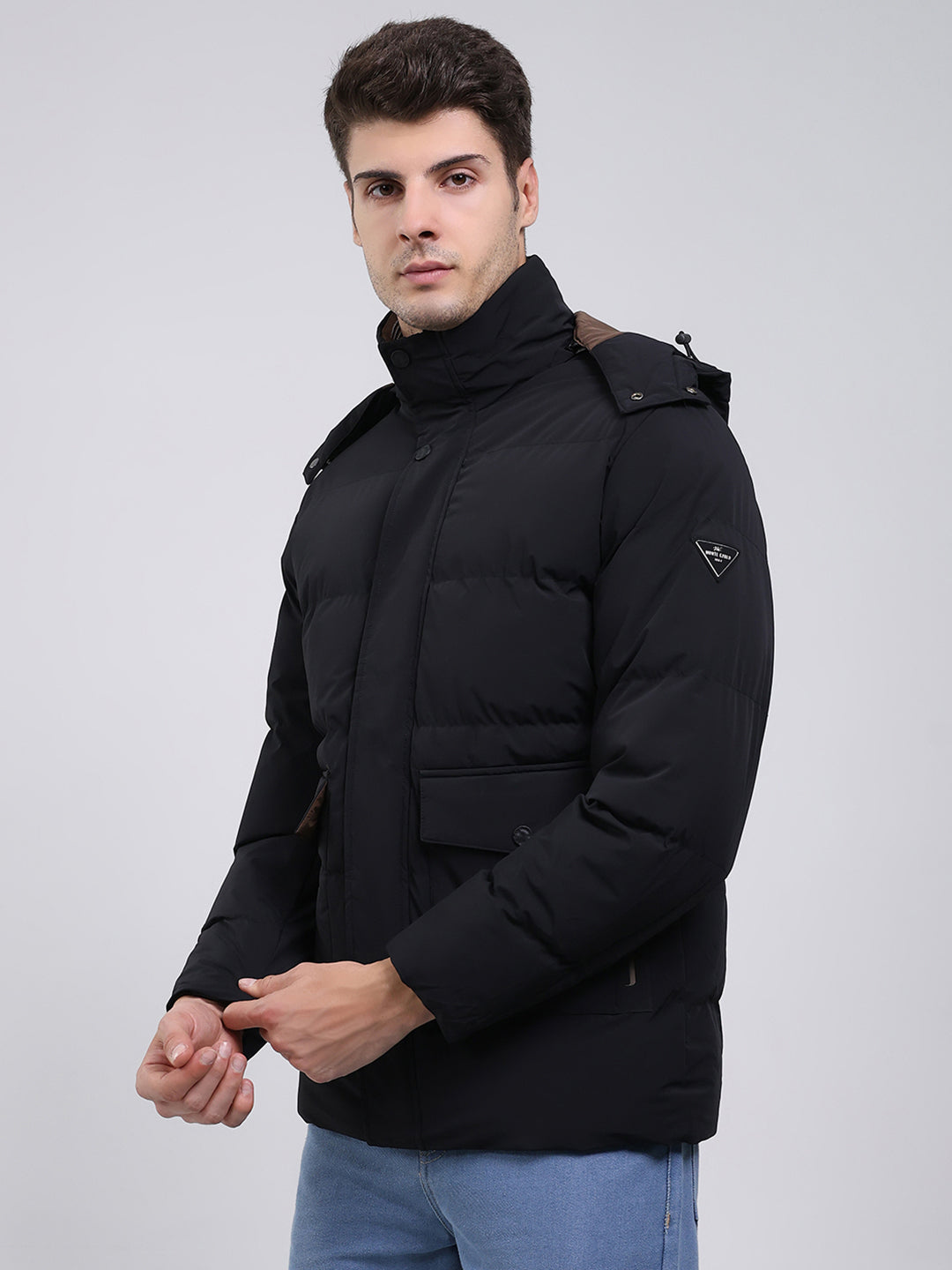 Men Black Solid Hooded Full Sleeve Jacket