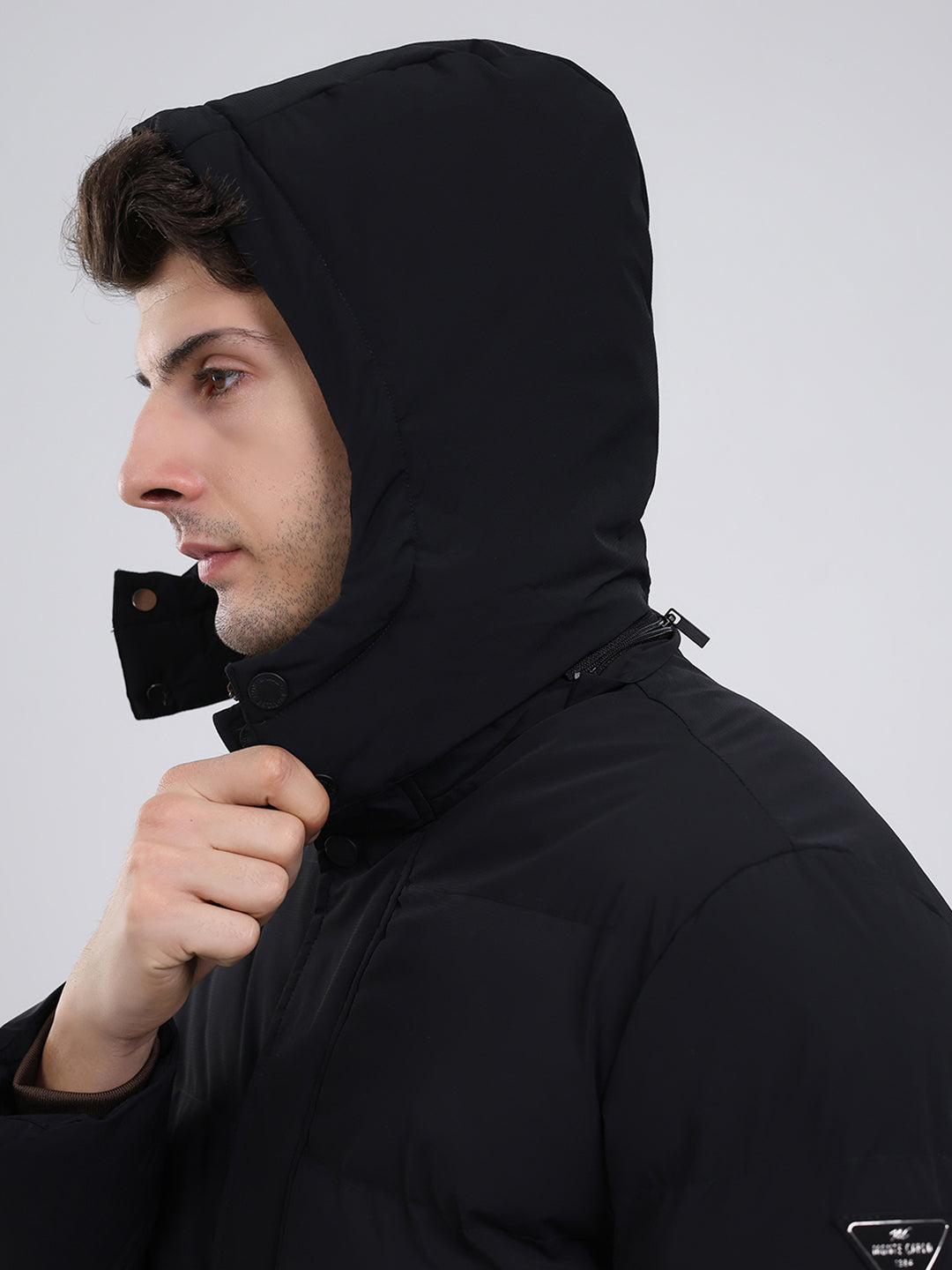 Men Black Solid Hooded Full Sleeve Jacket