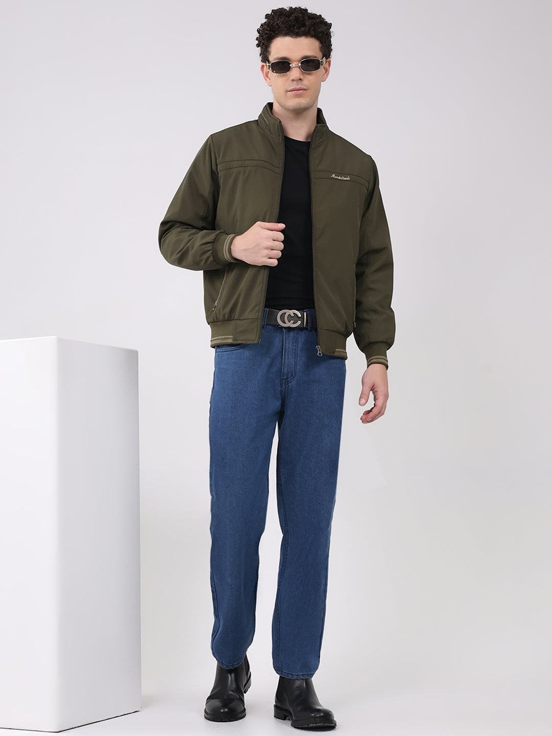 Men Olive Solid Collar Full Sleeve Jacket
