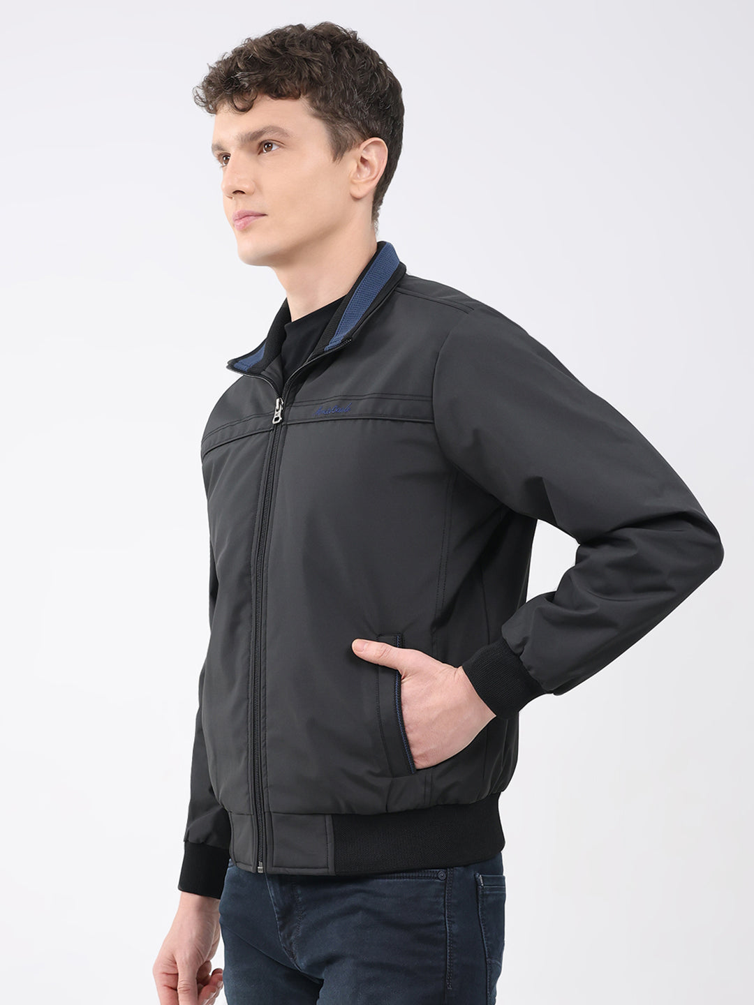Men Black Solid Collar Full Sleeve Jacket