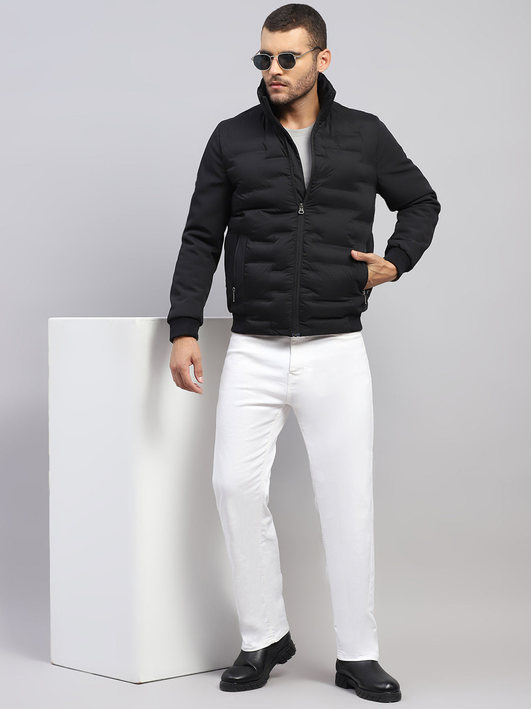 Men Black Solid Stand Collar Full Sleeve Jacket
