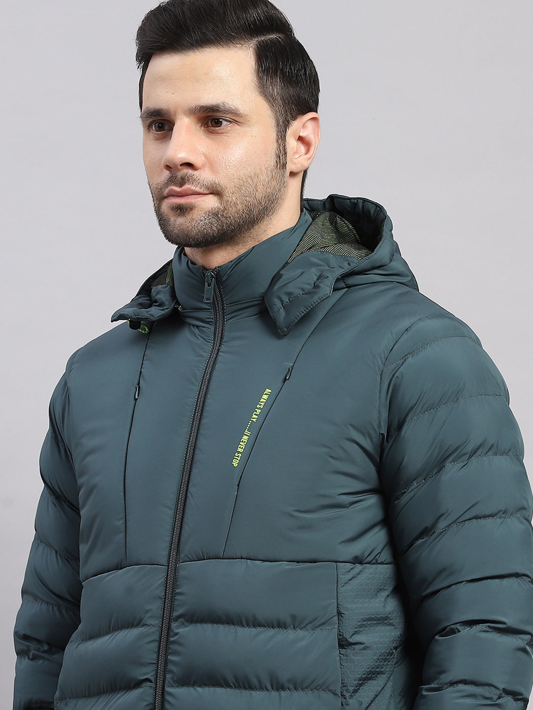 Men Green Solid Hooded Full Sleeve Jacket