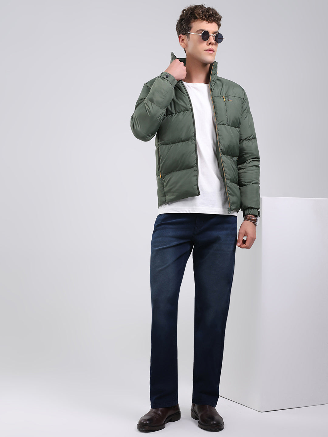 Men Green Solid Hooded Full Sleeve Jacket