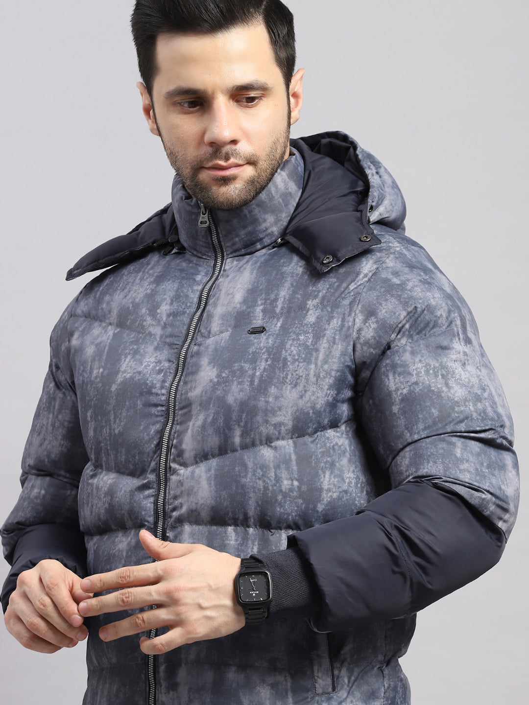 Men Charcoal Solid Hooded Full Sleeve Jacket