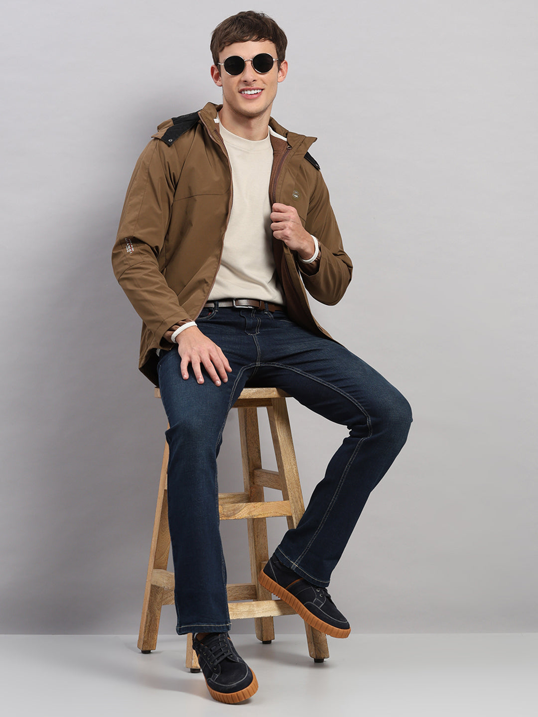 Men Brown Solid Hooded Full Sleeve Jacket