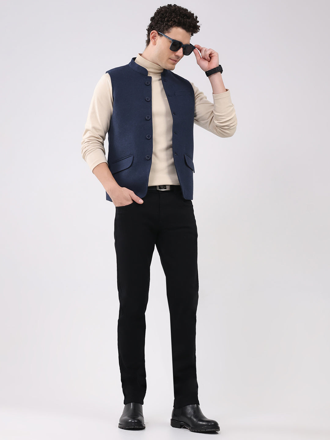 Men Blue Solid Collar Sleeveless Jacket