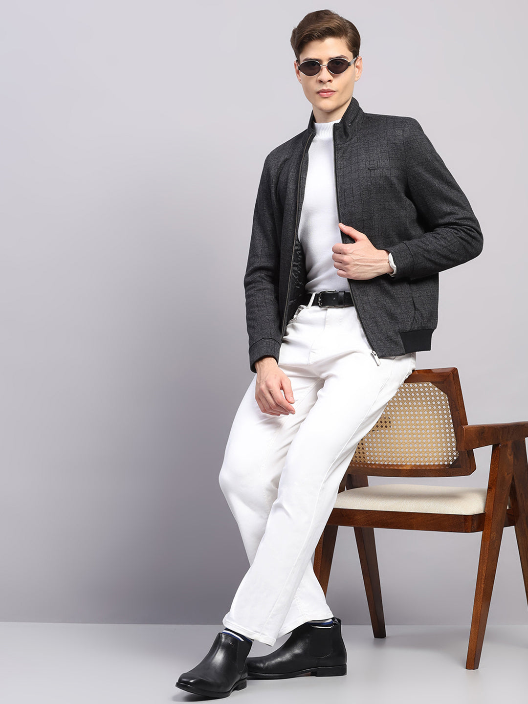 Men Black Solid Mock Neck Full Sleeve Jacket