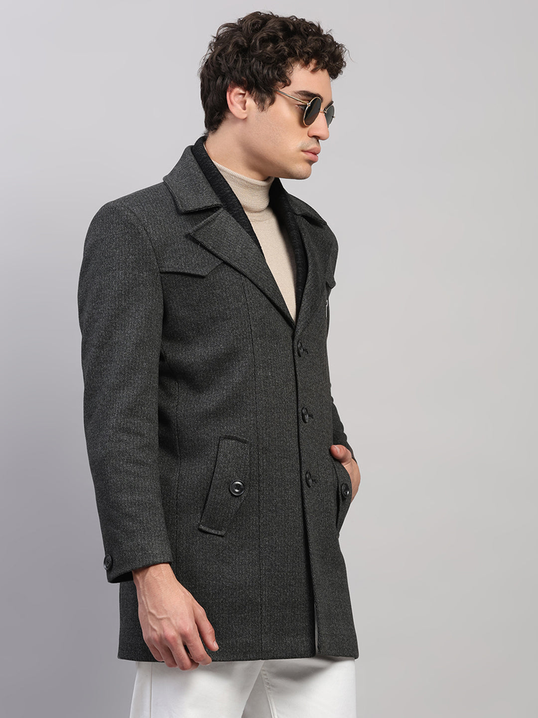 Men Black Solid Collar Full Sleeve Coat