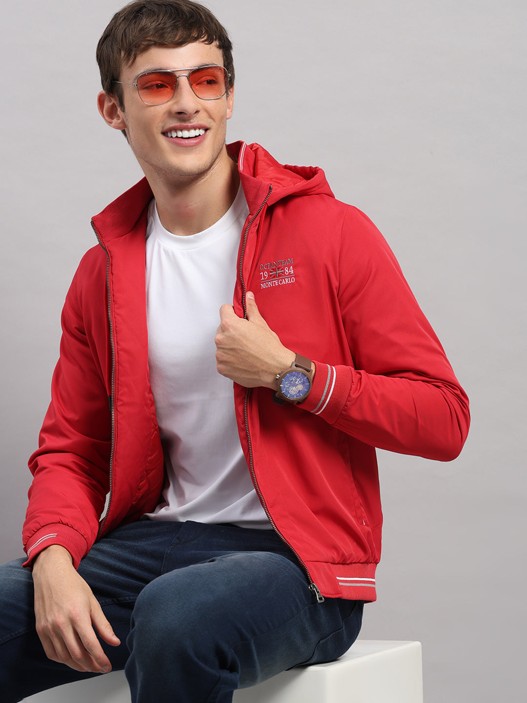Men Red Solid Hooded Full Sleeve Jacket