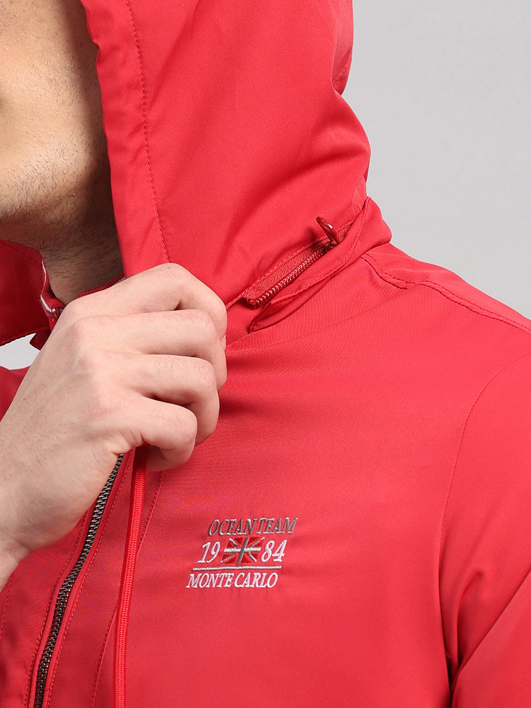 Men Red Solid Hooded Full Sleeve Jacket