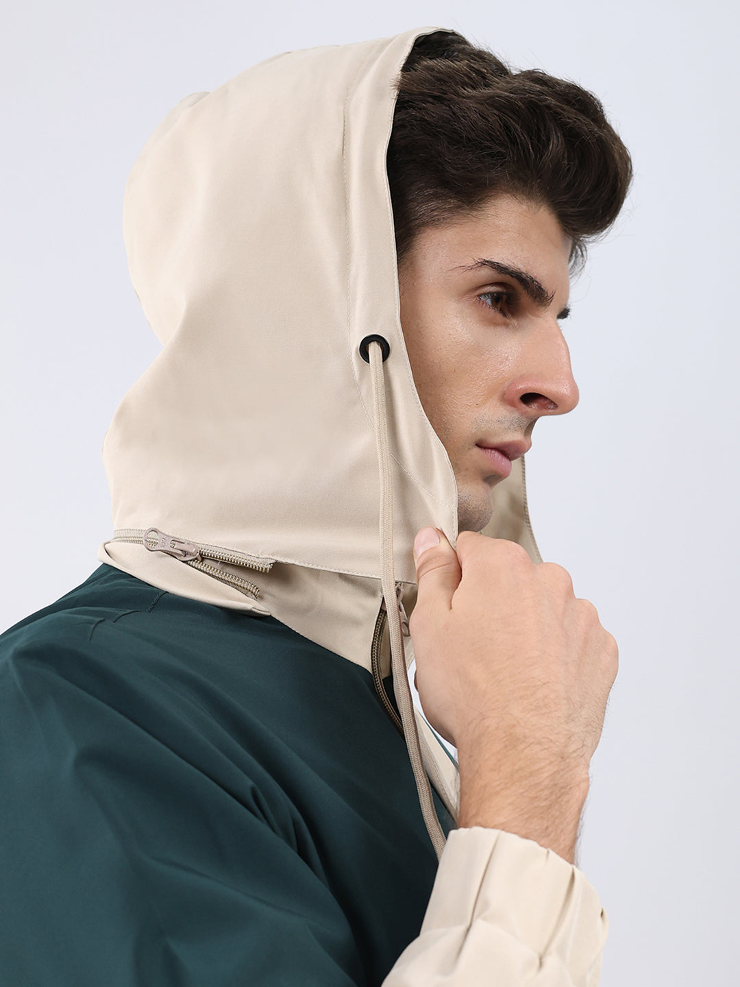 Men Green Colourblocked Hooded Full Sleeve Jacket