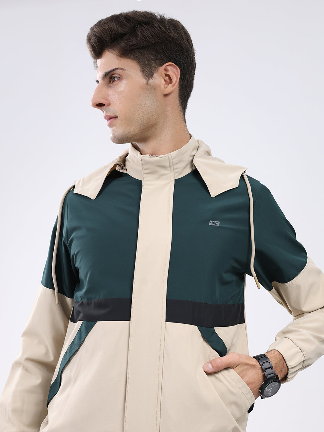 Men Green Colourblocked Hooded Full Sleeve Jacket