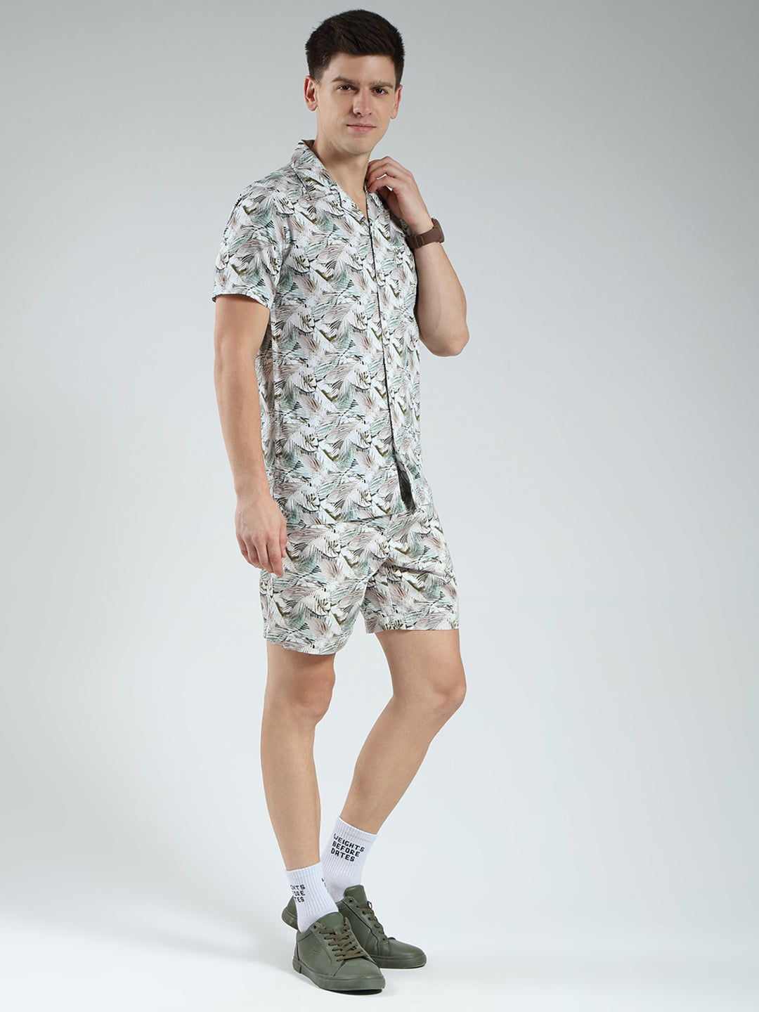 Men Green Printed Collar Half Sleeve Cords Set