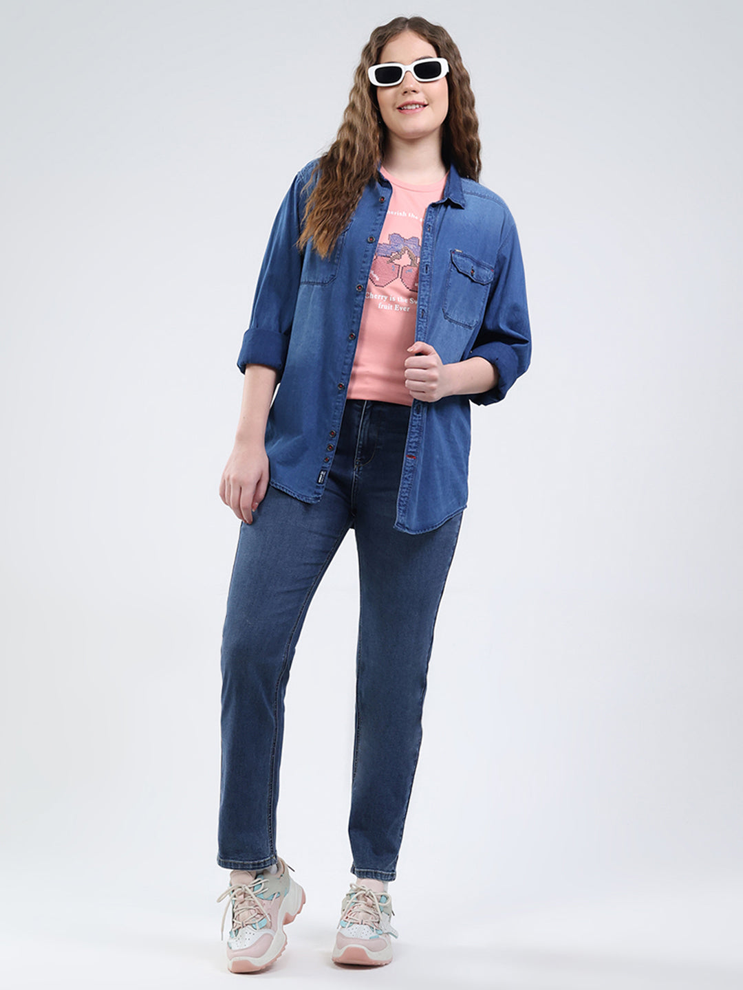 Women Blue Solid Straight Fit Denim