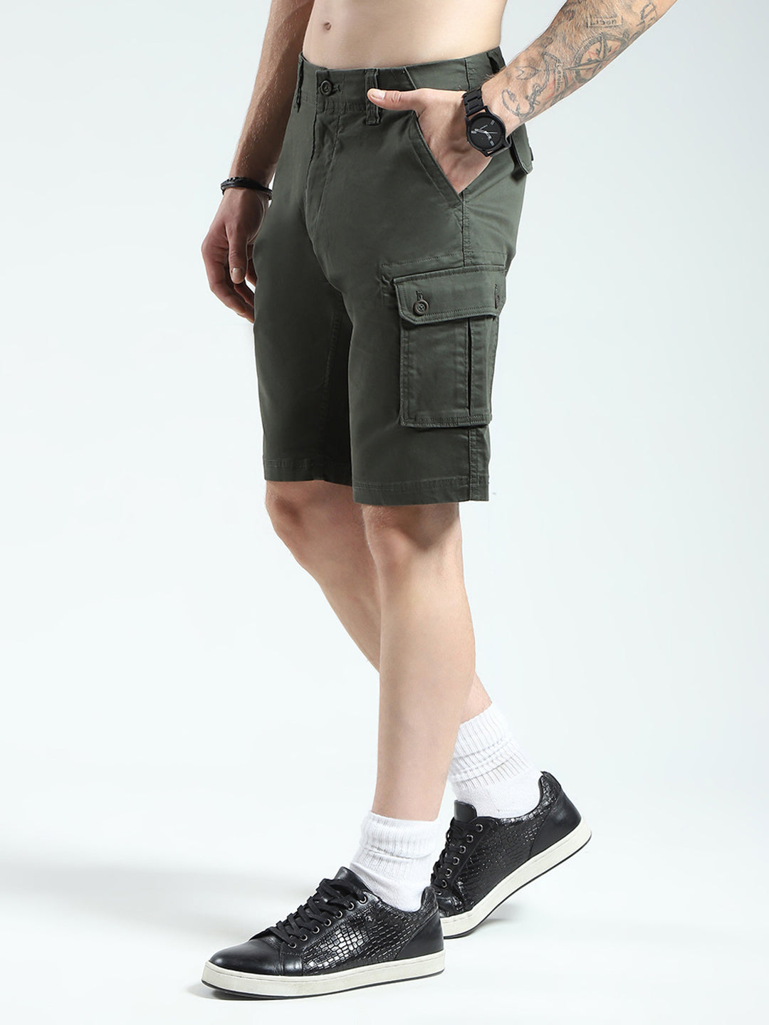 Men Olive Solid Regular Fit Shorts