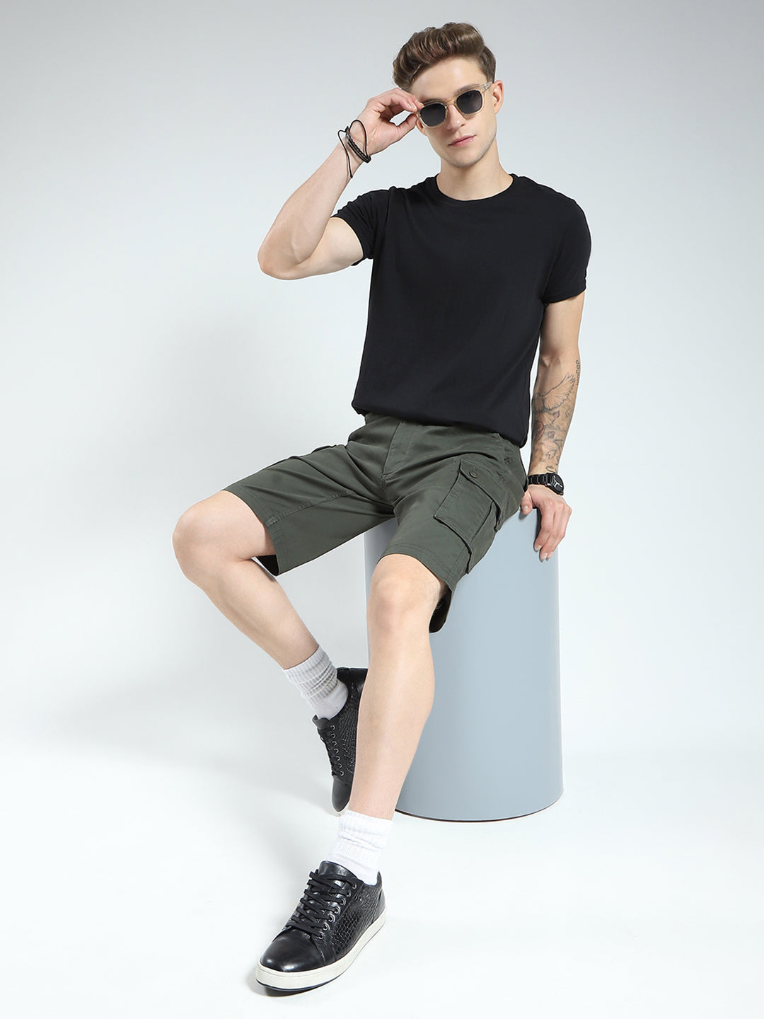 Men Olive Solid Regular Fit Shorts