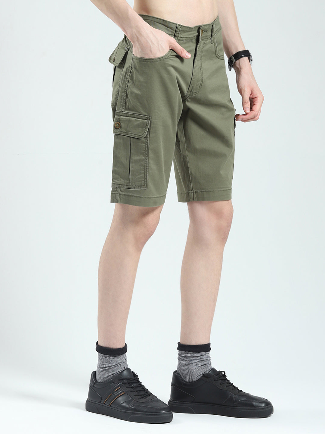 Men Olive Solid Regular Fit Shorts