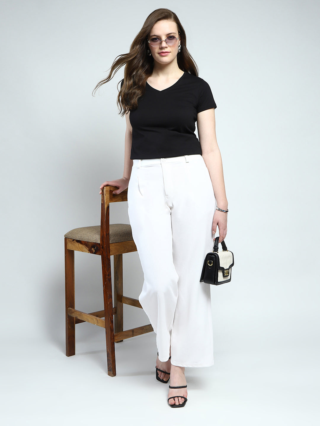 Women Black Solid V Neck Half Sleeve Top