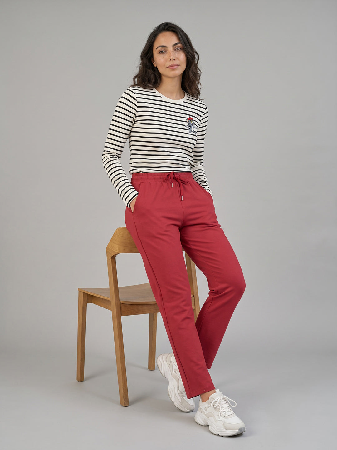 Women Coral Solid Regular Fit Lower
