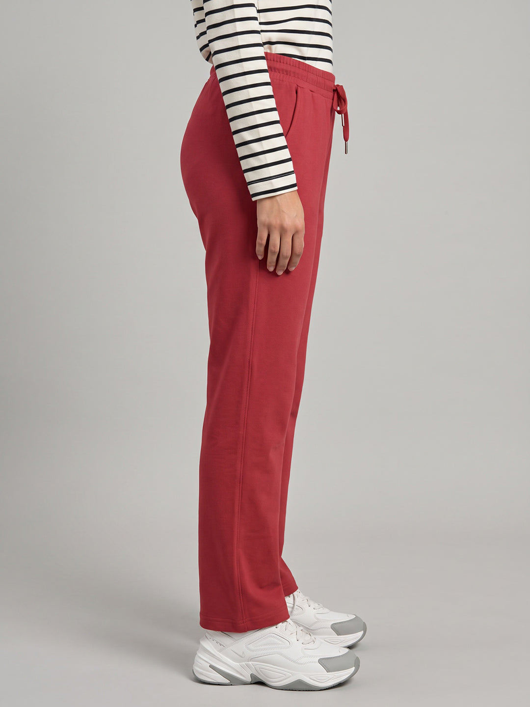 Women Coral Solid Regular Fit Lower