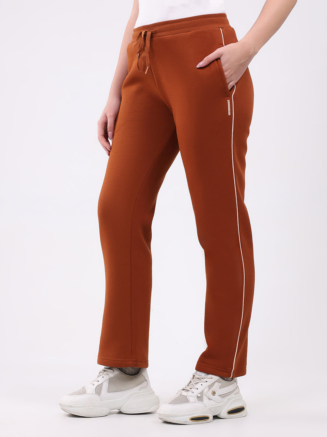 Women Brown Solid Regular Fit Winte Lower
