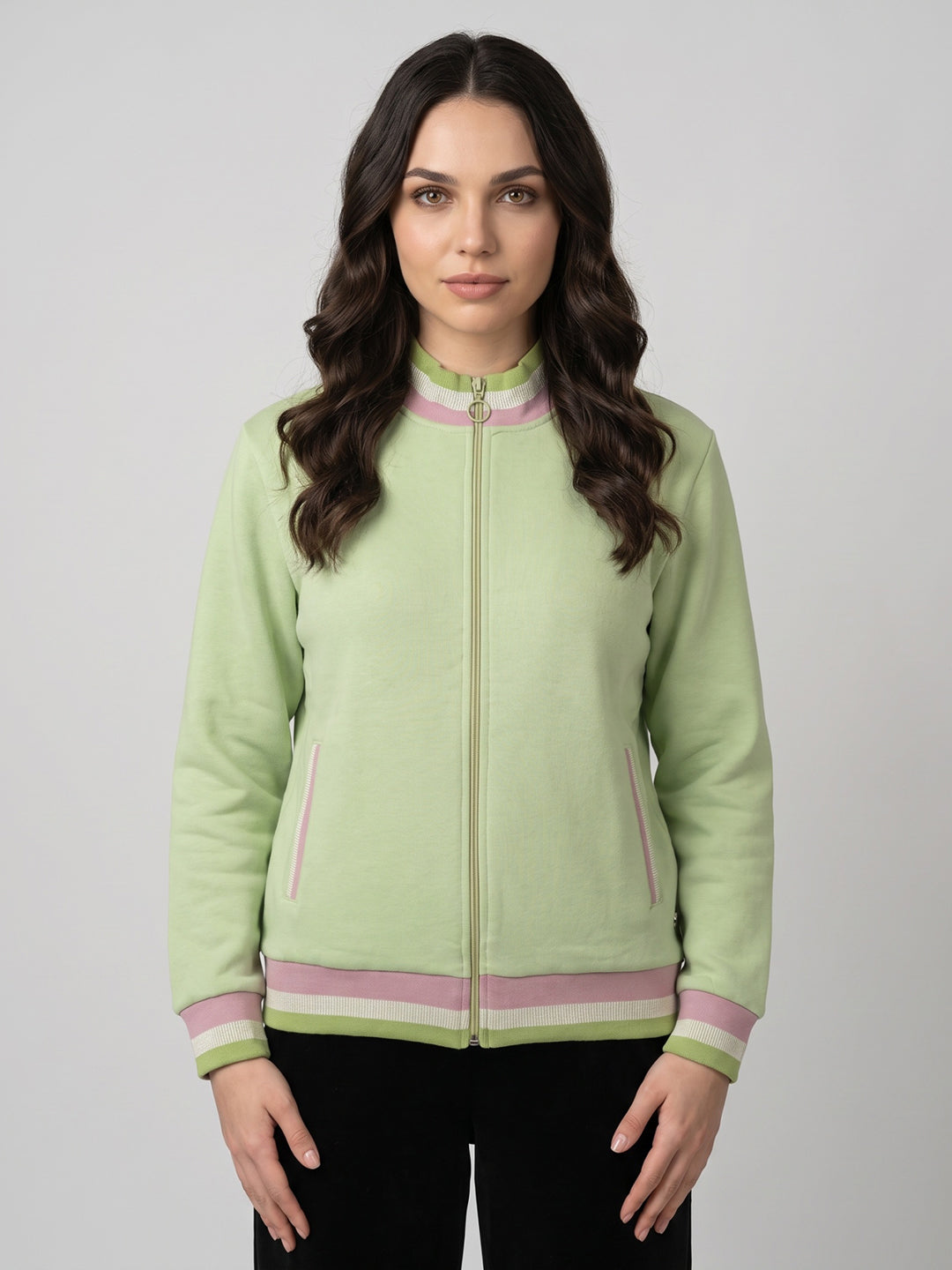 Women Green Solid Turtle Neck Full Sleeve Sweatshirt