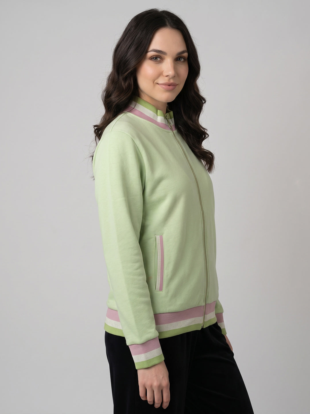 Women Green Solid Turtle Neck Full Sleeve Sweatshirt