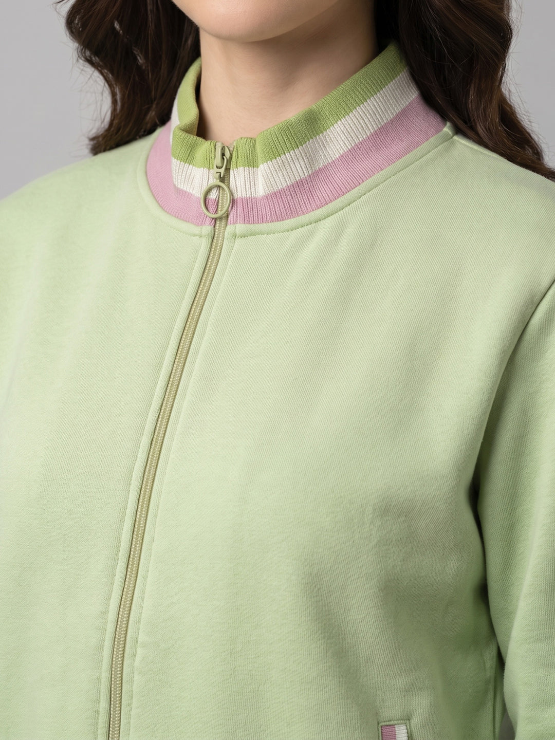 Women Green Solid Turtle Neck Full Sleeve Sweatshirt