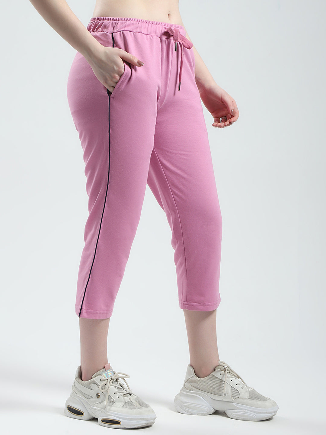 Women Pink Solid Regular Fit Capri