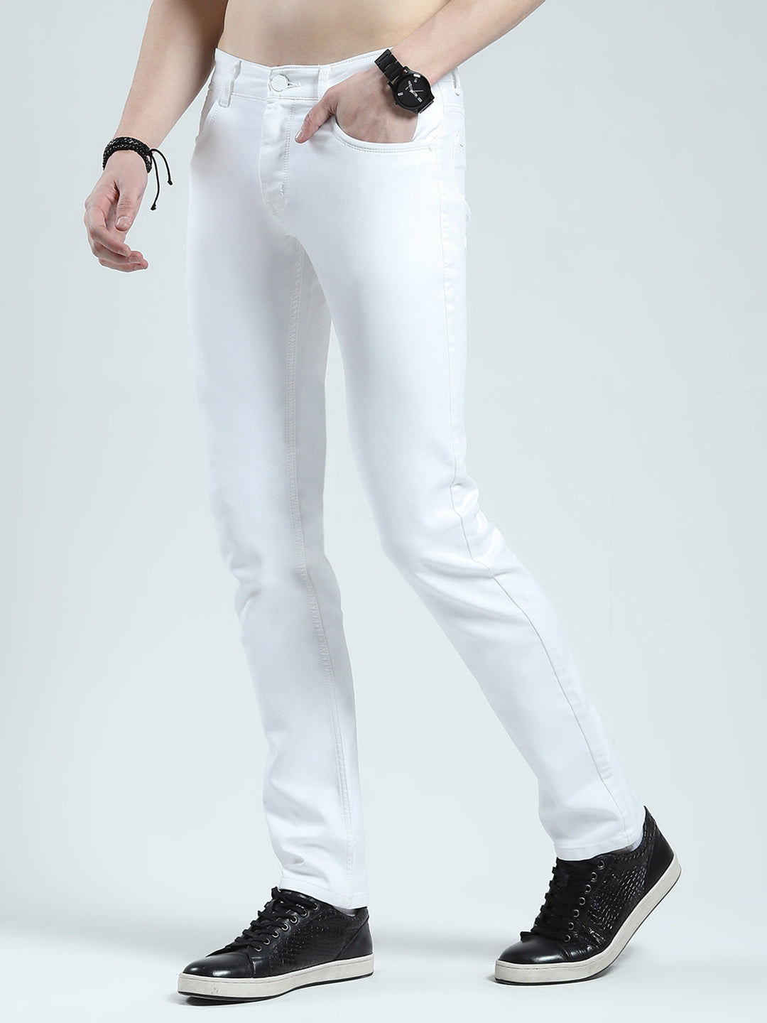 Men White Solid Narrow Fit Denim