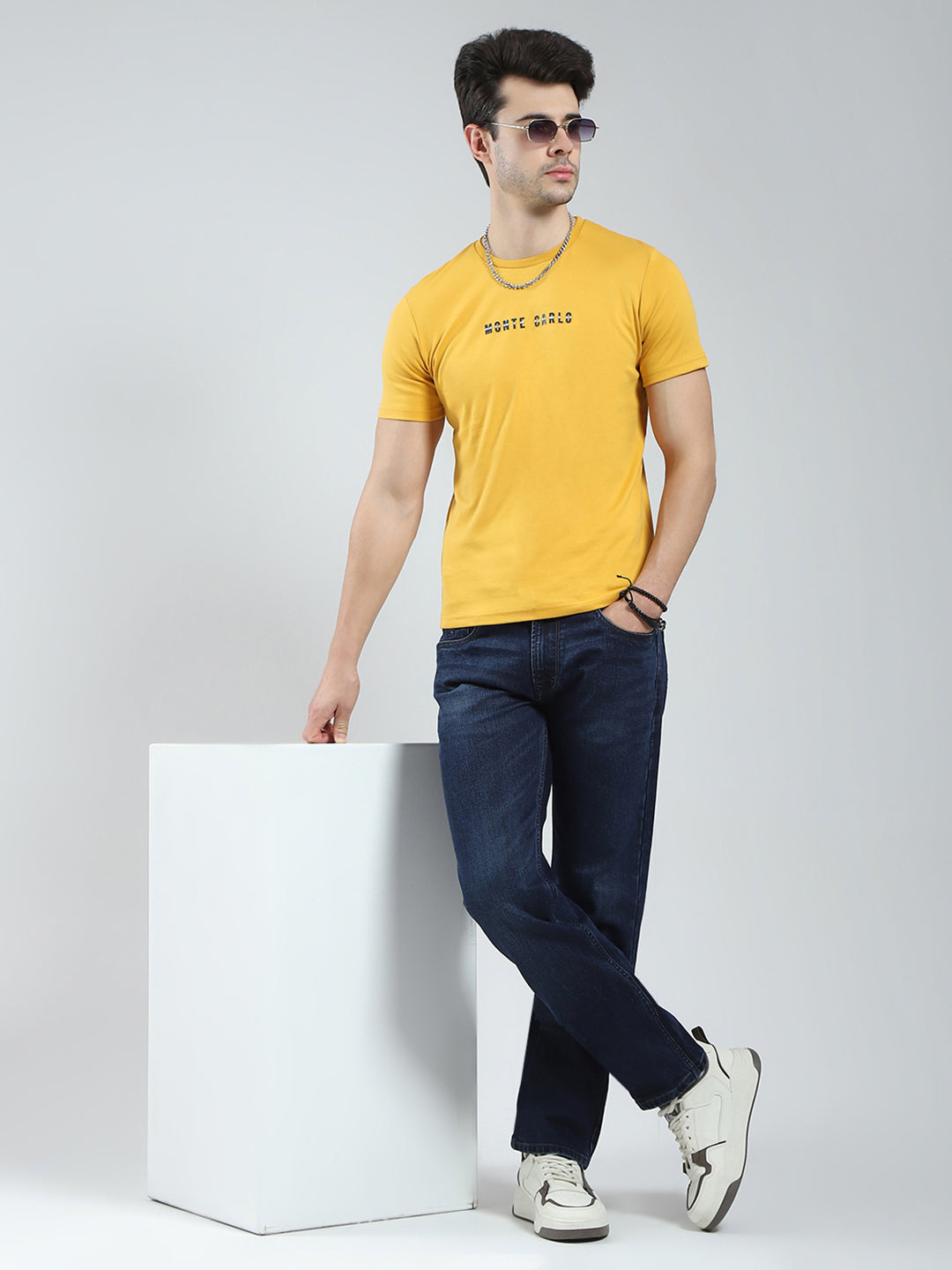 Men Blue Solid Straight Fit Denim