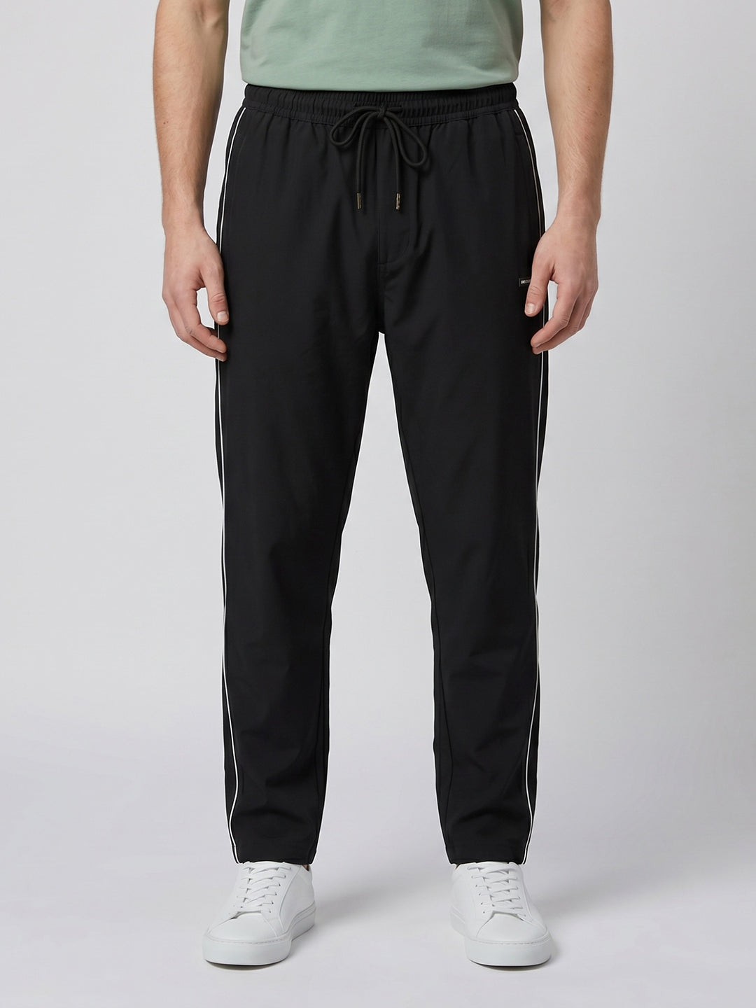 Men Black Solid Regular Fit Lower
