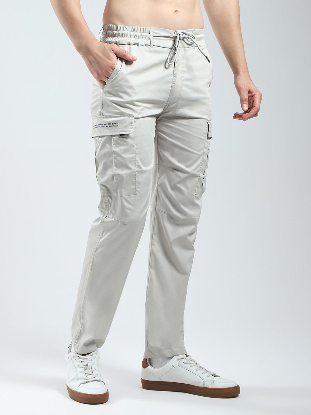 Men Beige Solid Regular Fit Cargo