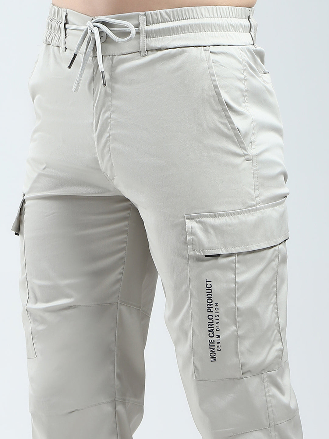 Men Beige Solid Regular Fit Cargo