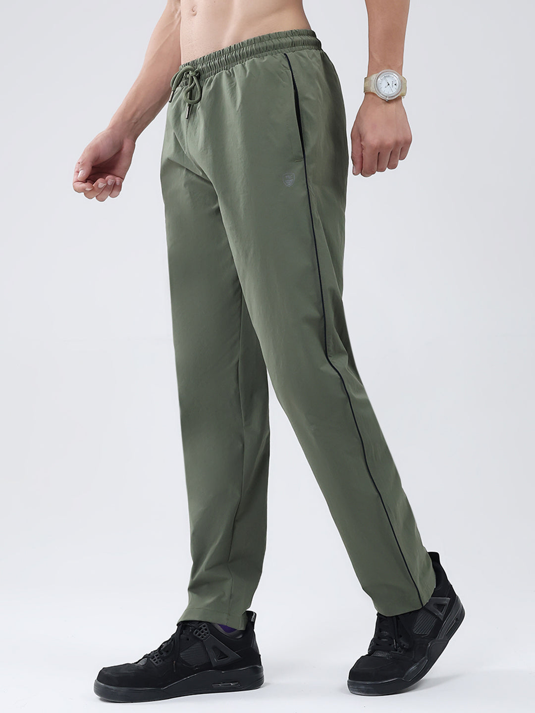 Men Olive Solid Regular Fit Winter Lower