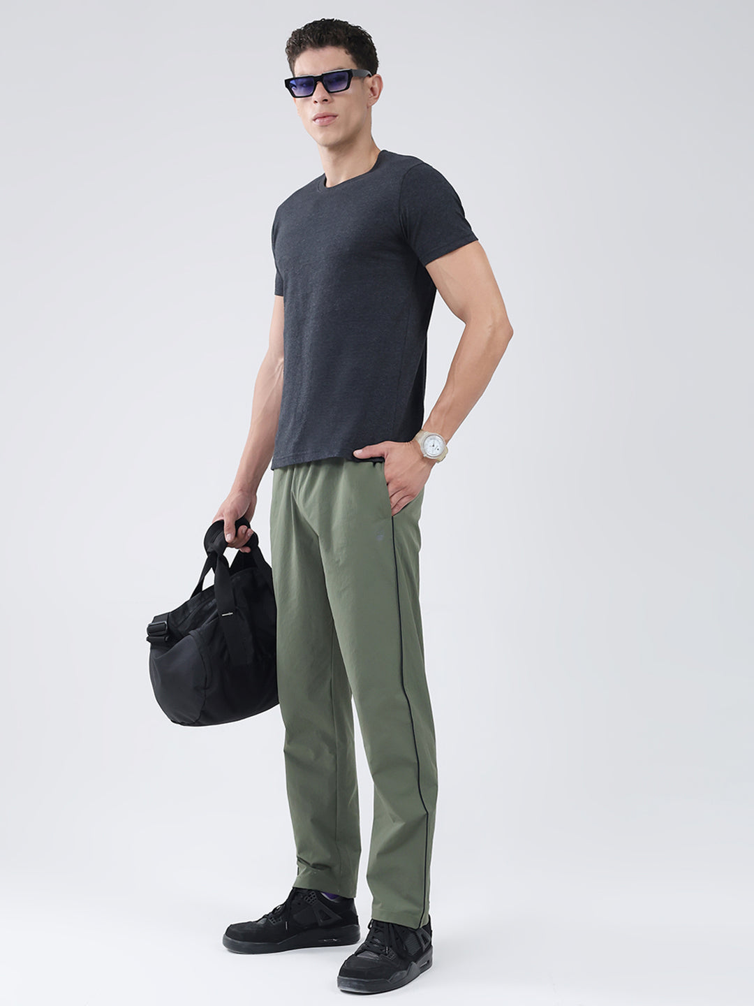 Men Olive Solid Regular Fit Winter Lower