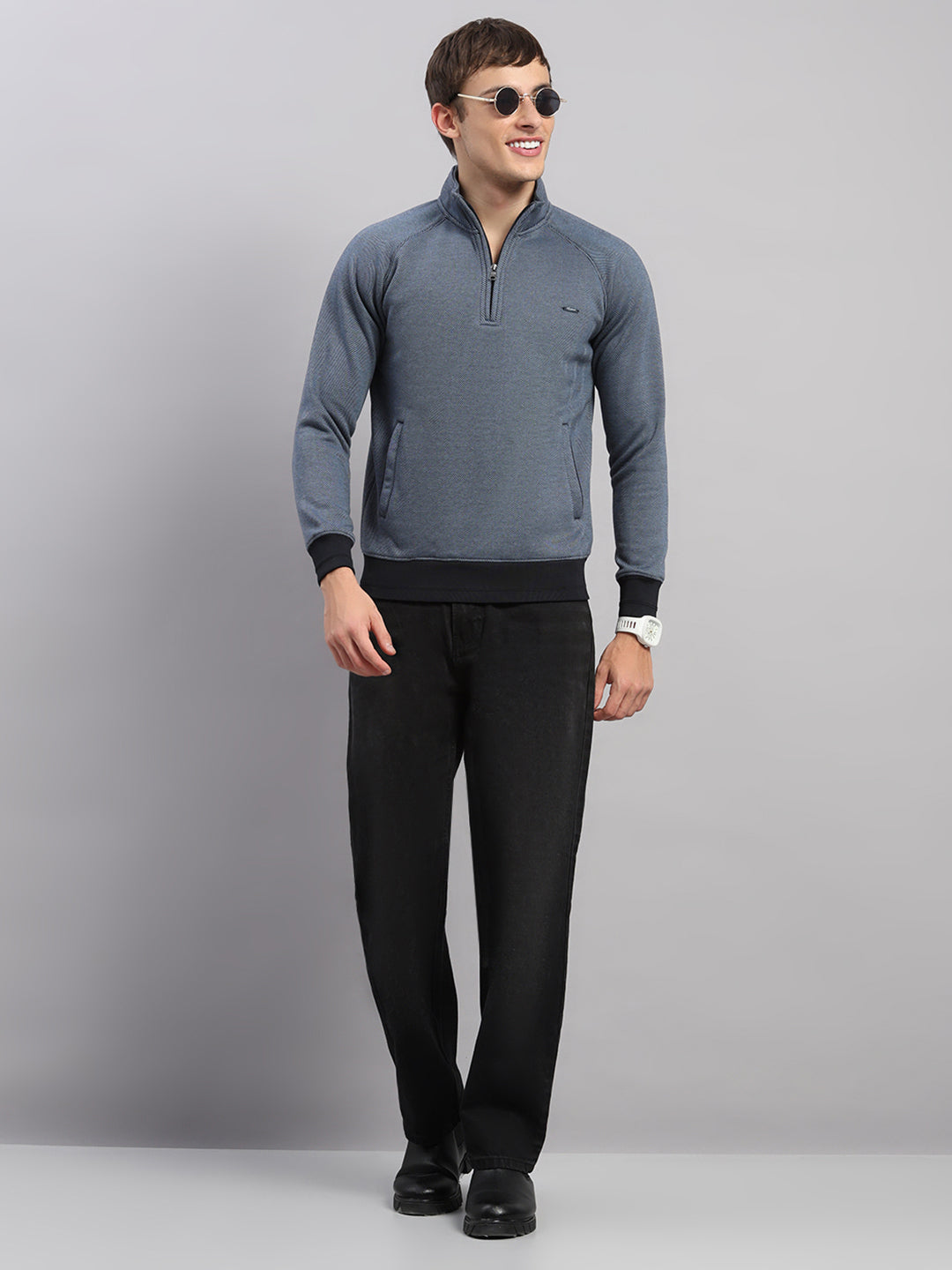 Men Blue Solid Collar Full Sleeve Sweatshirt