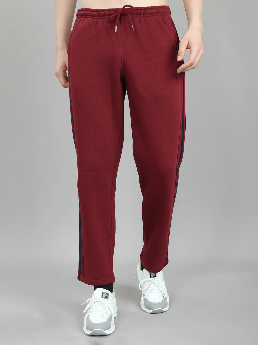 Men Maroon Solid Stand Collar Full Sleeve Winter Tracksuit