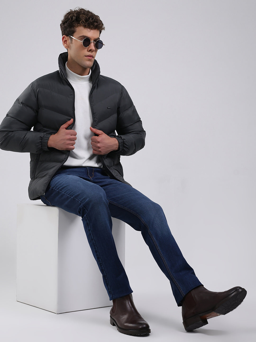 Men Grey Solid Hooded Full Sleeve Jacket