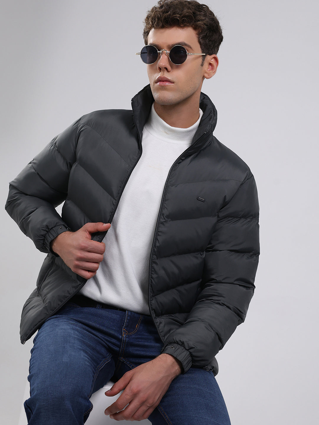Men Grey Solid Hooded Full Sleeve Jacket