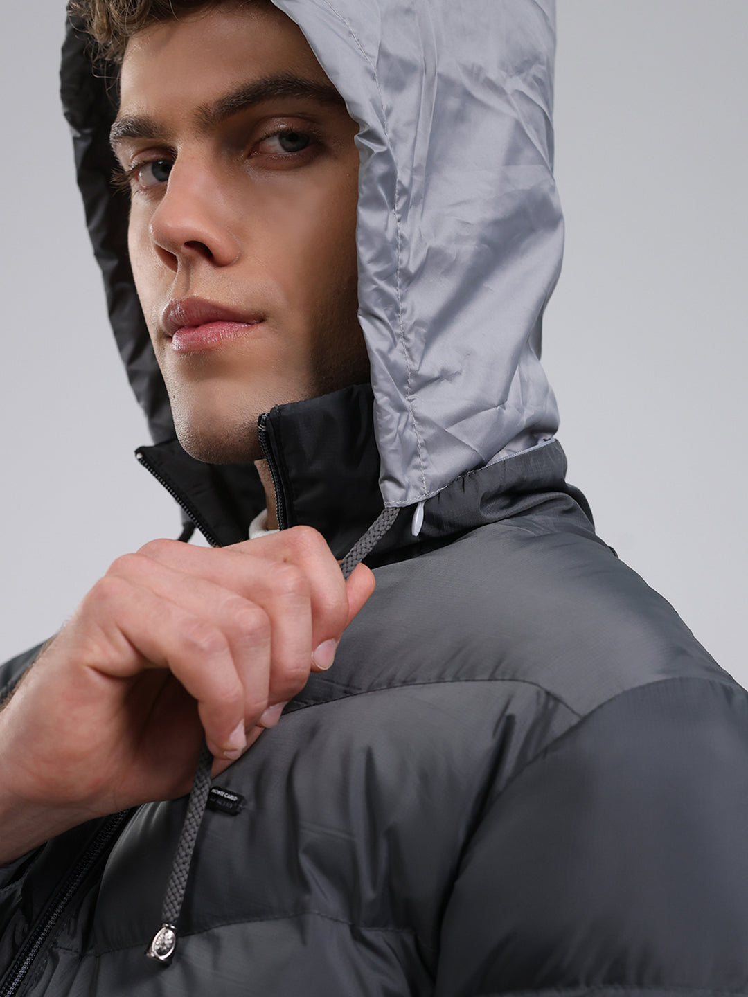 Men Grey Solid Hooded Full Sleeve Jacket