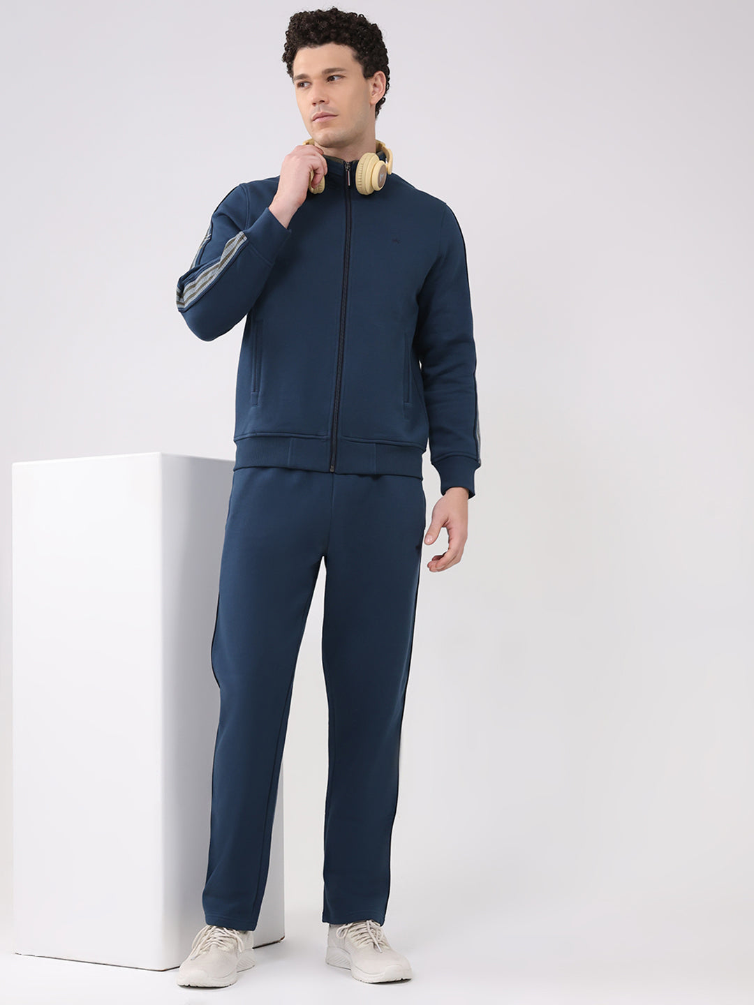 Men Blue Solid Collar Full Sleeve Winter Tracksuit